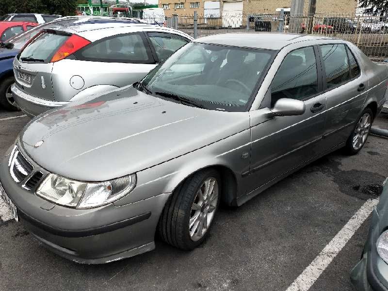 saab 9-5 berlina del año 2004