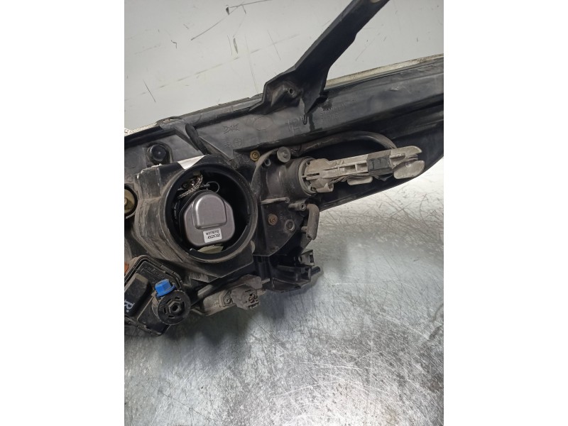 Recambio de faro derecho para mazda 5 berl. (cr) 2.0 diesel cat referencia OEM IAM  XENON 