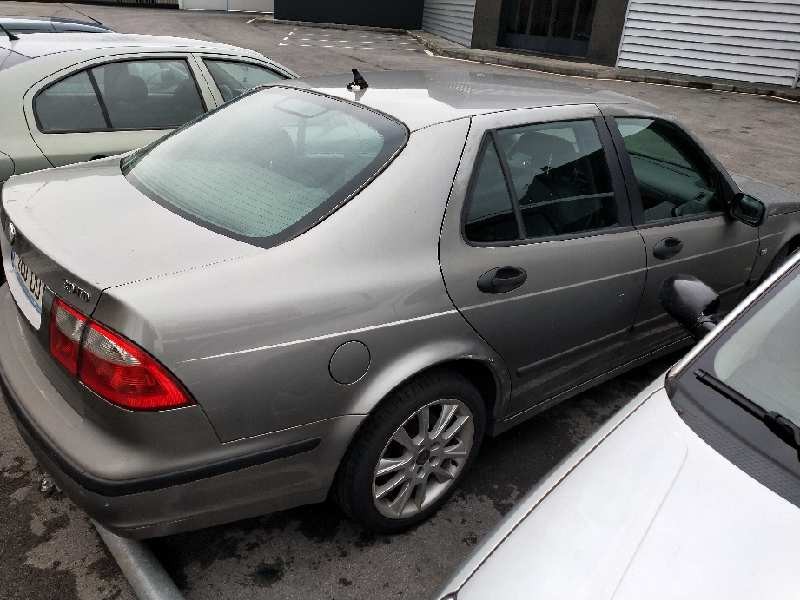 saab 9-5 berlina del año 2004
