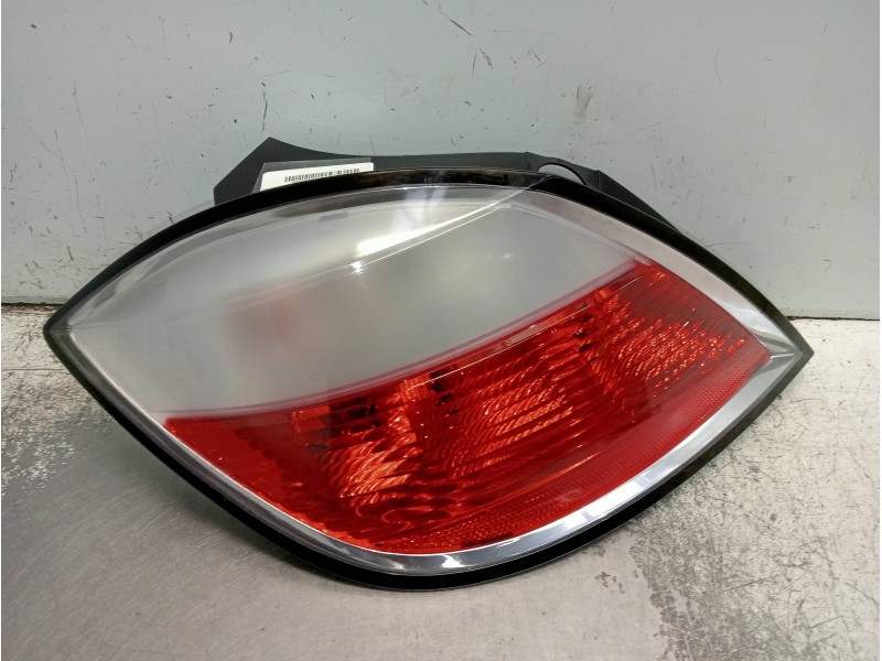 Recambio de piloto trasero izquierdo para opel astra h berlina cosmo referencia OEM IAM   