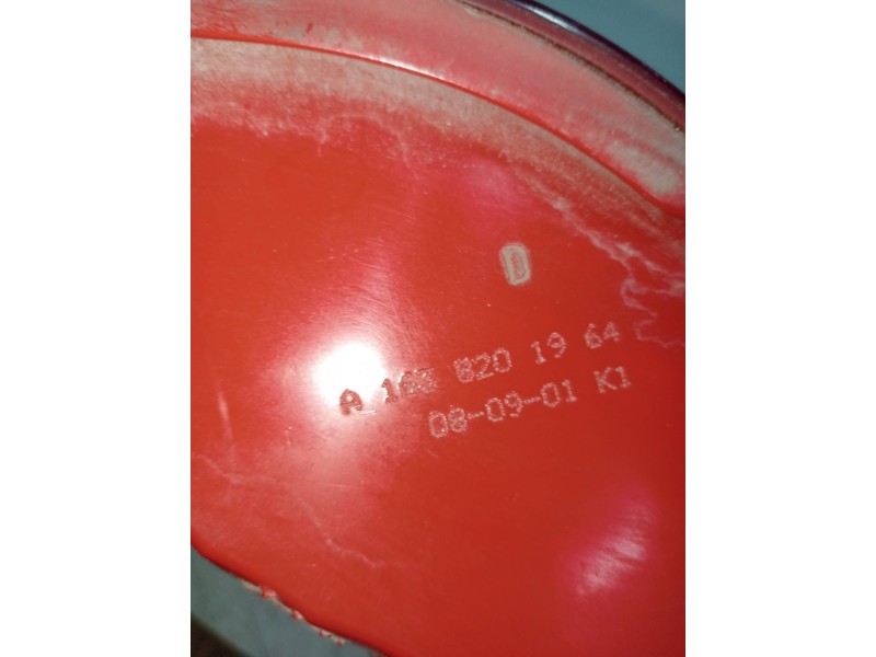 Recambio de piloto trasero izquierdo para mercedes clase m (w163) 320 (163.154) referencia OEM IAM A1698201964  