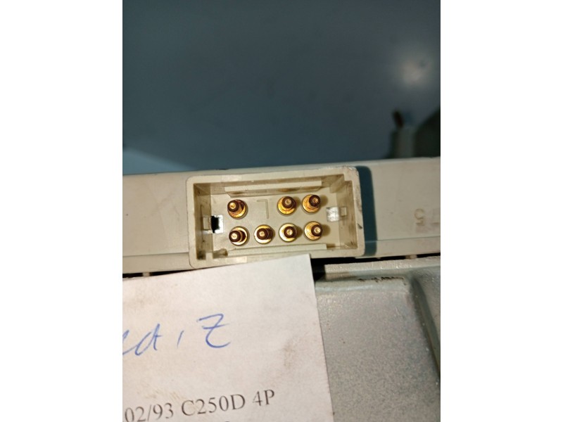 Recambio de piloto trasero izquierdo para mercedes clase c (w202) berlina 250 diesel (202.125) referencia OEM IAM 2028200964  