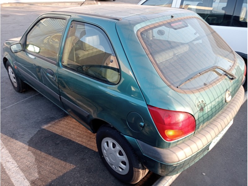 ford fiesta berlina (dx) del año 2000