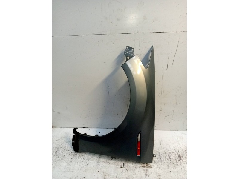 Recambio de aleta delantera izquierda para ford mondeo ber. (ca2) ghia referencia OEM IAM   