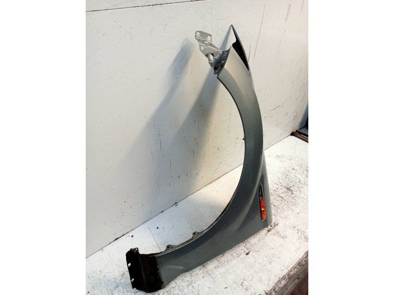 Recambio de aleta delantera izquierda para ford mondeo ber. (ca2) ghia referencia OEM IAM   