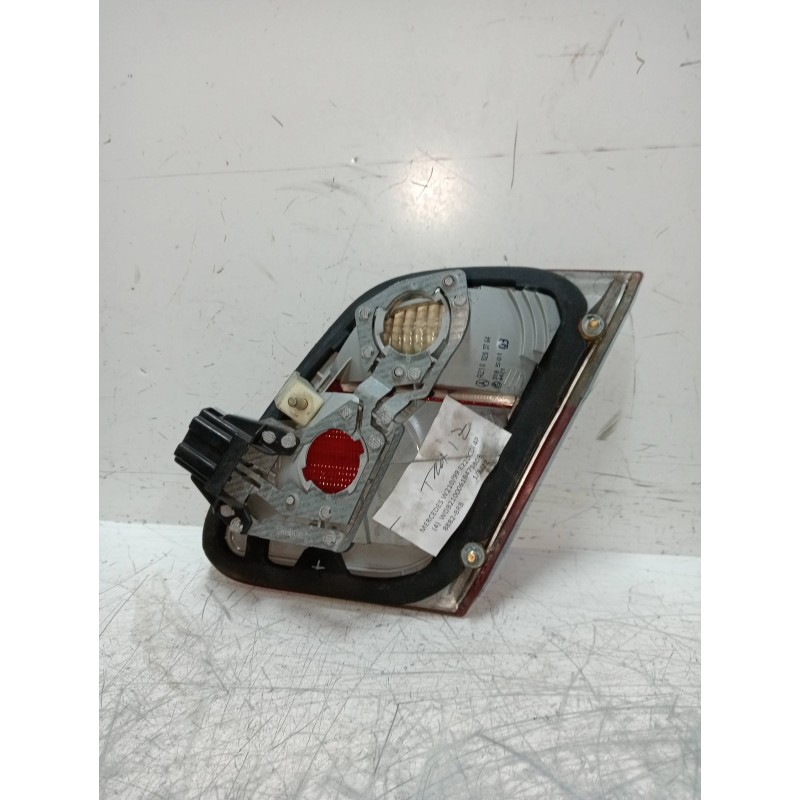 Recambio de piloto trasero izquierdo interior para mercedes clase e (w210) berlina diesel 220 cdi (210.006) referencia OEM IAM A