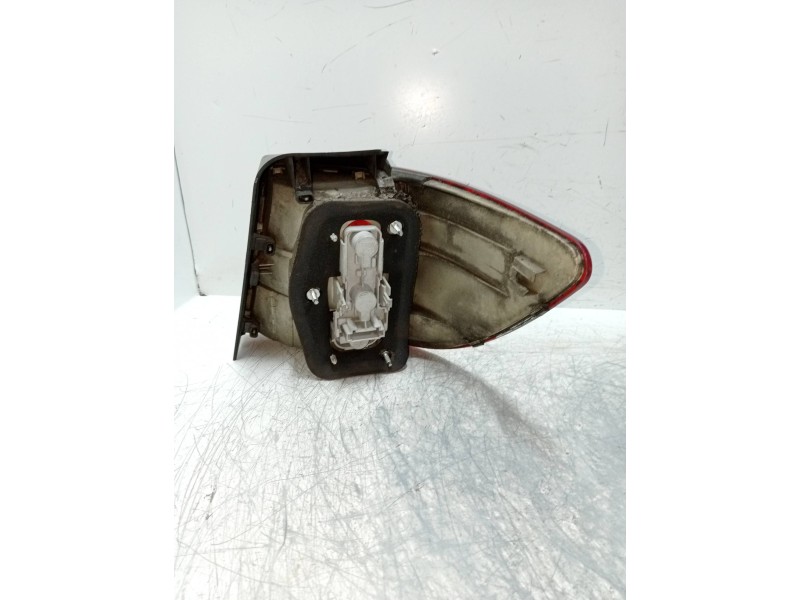 Recambio de piloto trasero izquierdo para mercedes clase b (w245) 180 cdi (245.207) referencia OEM IAM A1698202564  