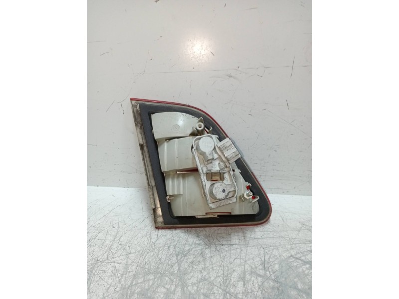 Recambio de piloto trasero derecho interior para mercedes clase b (w245) 180 cdi (245.207) referencia OEM IAM A1698201664  
