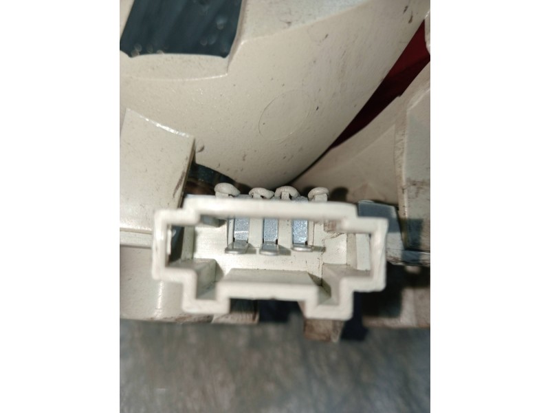 Recambio de piloto trasero derecho interior para mercedes clase b (w245) 180 cdi (245.207) referencia OEM IAM A1698201664  