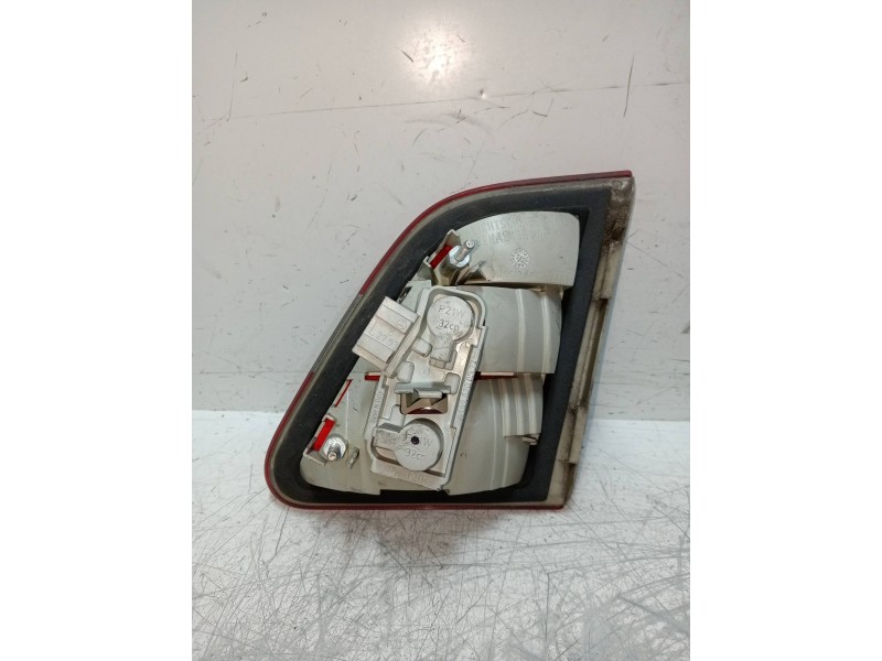 Recambio de piloto trasero izquierdo interior para mercedes clase b (w245) 180 cdi (245.207) referencia OEM IAM A1698201564  