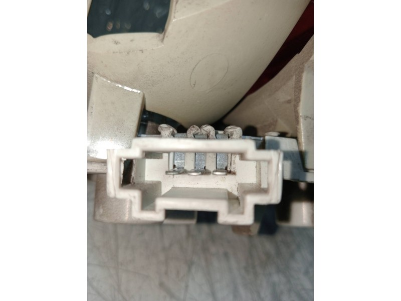 Recambio de piloto trasero derecho interior para mercedes clase b (w245) 180 cdi (245.207) referencia OEM IAM A1698201664  