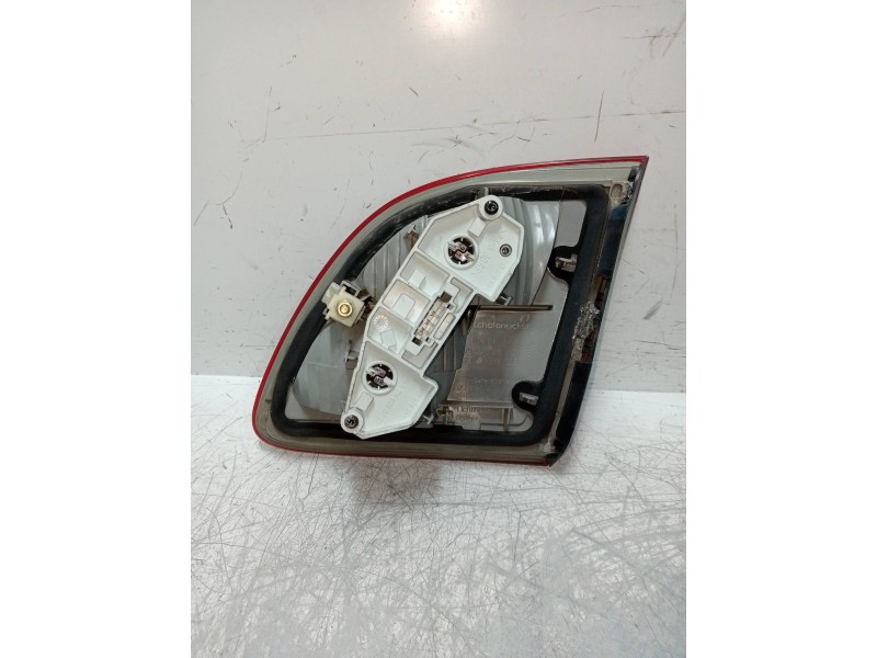 Recambio de piloto trasero izquierdo interior para mercedes clase e (w211) familiar 280 t cdi (211.223) referencia OEM IAM A2118 Recambio de piloto trasero izquierdo interior para mercedes clase e (w211) familiar 280 t cdi (211.223) referencia OEM IAM A2118