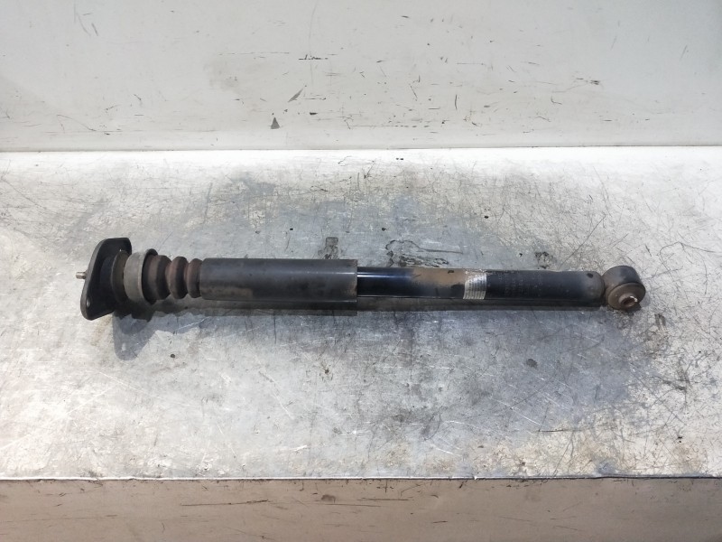 Recambio de amortiguador trasero para hyundai accent (mc) gl crdi referencia OEM IAM 553101E200  