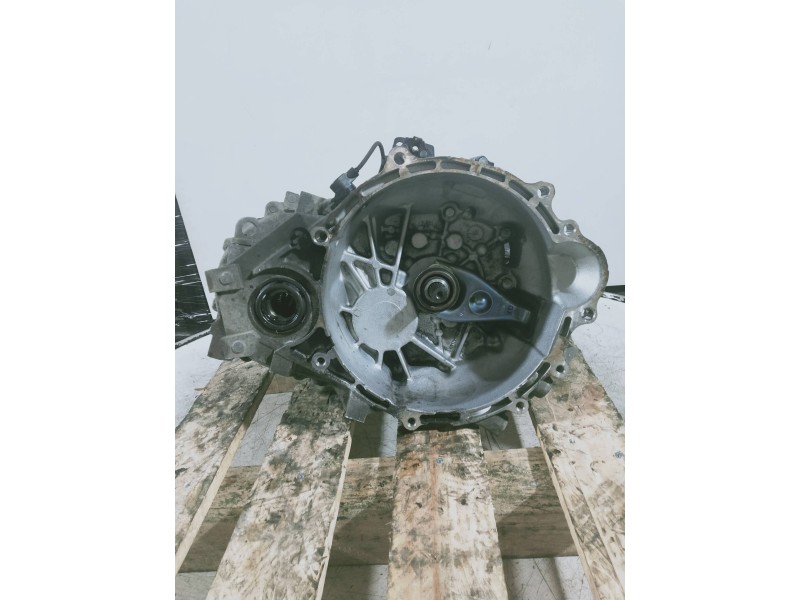 Recambio de caja cambios para kia cee´d concept referencia OEM IAM WDJ6E 796836 5V