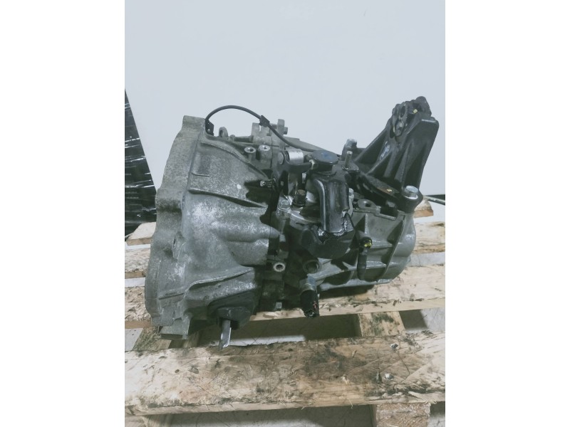 Recambio de caja cambios para kia cee´d concept referencia OEM IAM WDJ6E 796836 5V