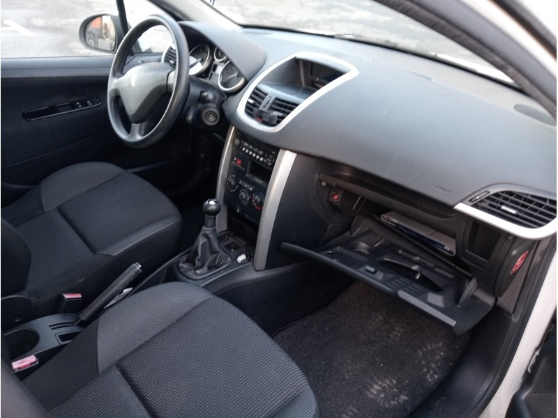 peugeot 207 del año 2011