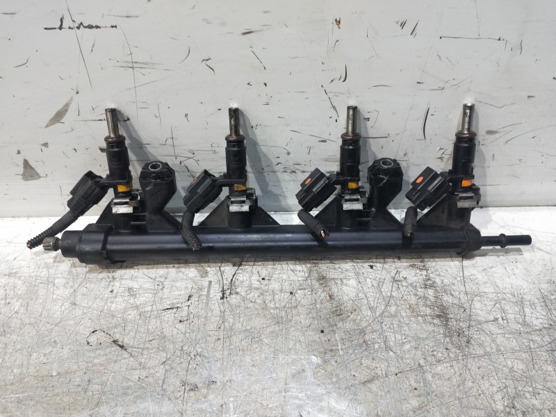 Recambio de rampa inyectora para peugeot 207 sport referencia OEM IAM 75756458002  