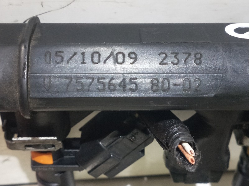 Recambio de rampa inyectora para peugeot 207 sport referencia OEM IAM 75756458002  