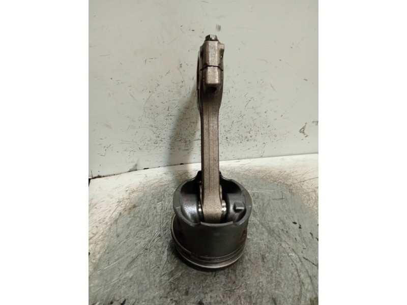 Recambio de piston para renault megane ii classic berlina expression referencia OEM IAM 7657  