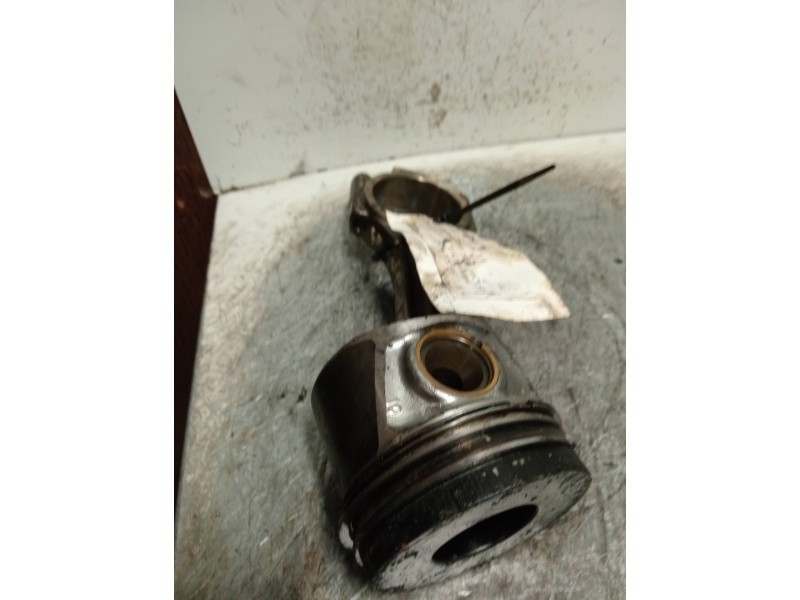 Recambio de piston para volkswagen golf v berlina (1k1) 2.0 tdi referencia OEM IAM 038J  