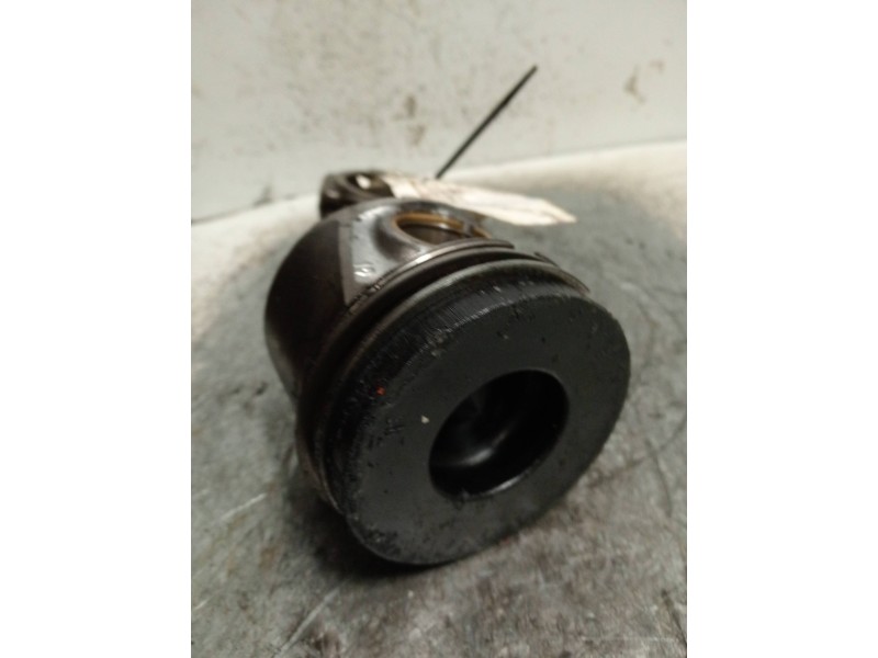 Recambio de piston para volkswagen golf v berlina (1k1) 2.0 tdi referencia OEM IAM 038J  