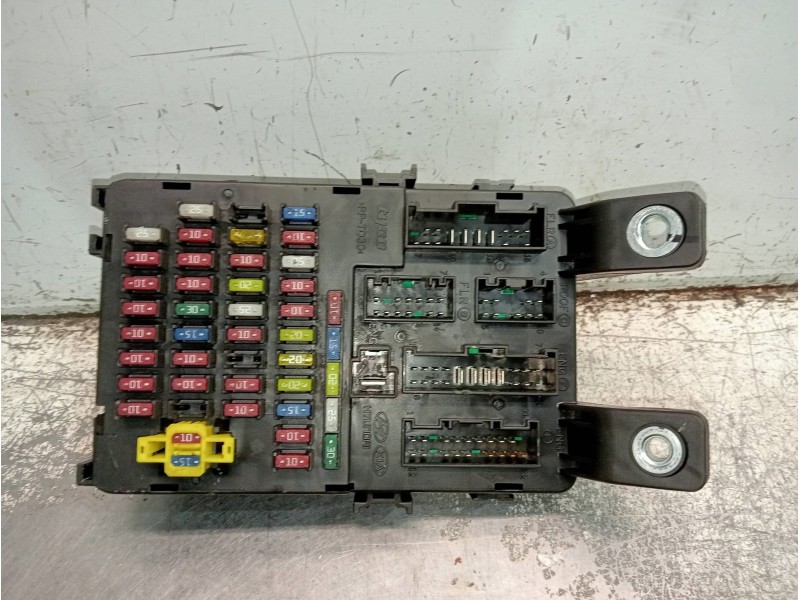 Recambio de caja reles / fusibles para hyundai accent (mc) gl crdi referencia OEM IAM 919501G010  