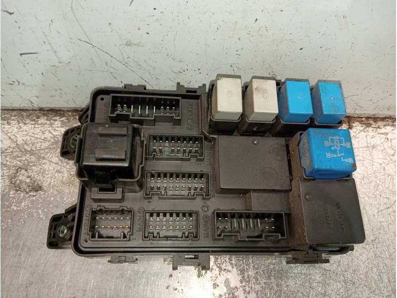 Recambio de caja reles / fusibles para hyundai accent (mc) gl crdi referencia OEM IAM 919501G010  