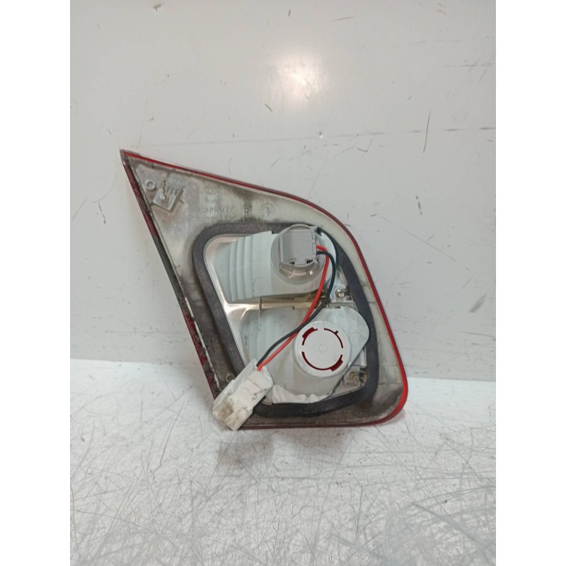 Recambio de piloto trasero derecho interior para mitsubishi carisma berlina 5 (da0) 1.6 cat referencia OEM IAM   