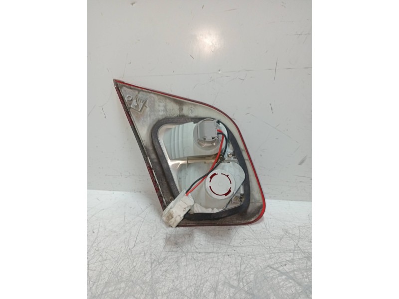 Recambio de piloto trasero derecho interior para mitsubishi carisma berlina 5 (da0) 1.6 cat referencia OEM IAM   