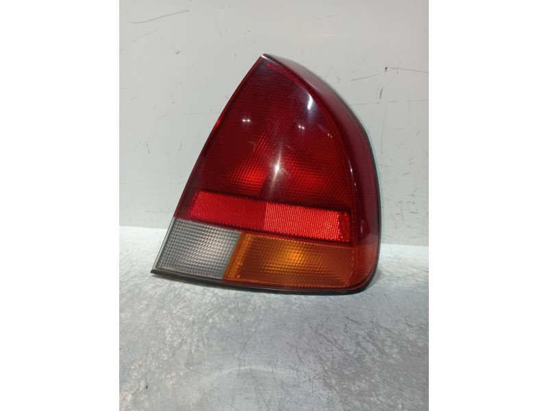 Recambio de piloto trasero derecho para mitsubishi carisma berlina 4 (da0) 1900 gls climatizado referencia OEM IAM   