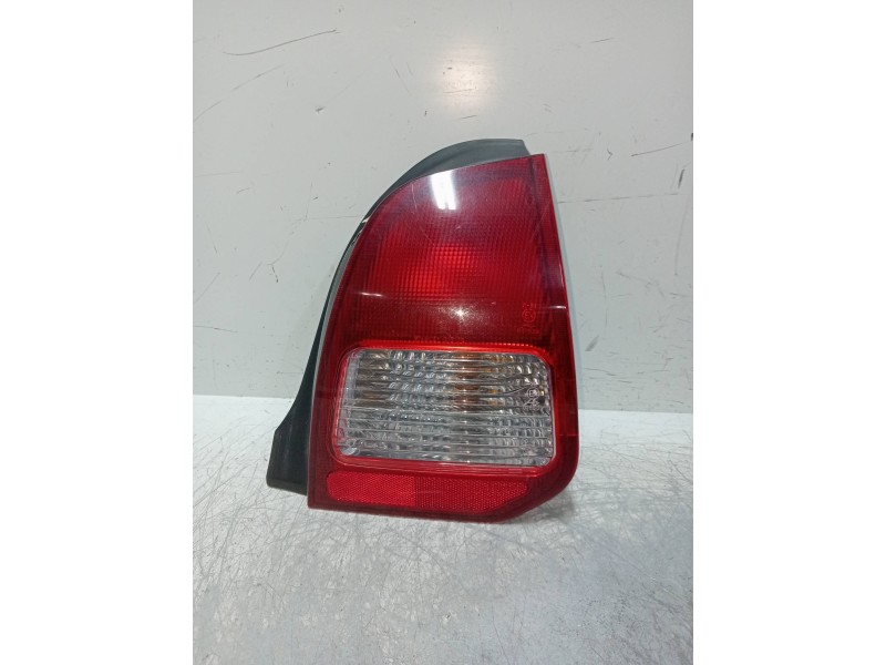 Recambio de piloto trasero derecho para mitsubishi colt (cj0) 1600 glx referencia OEM IAM   