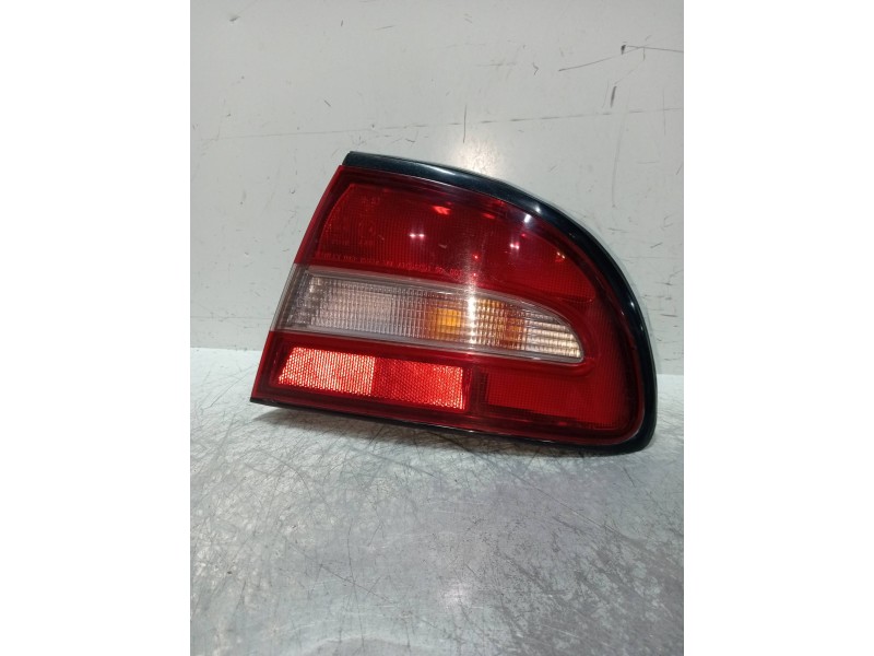 Recambio de piloto trasero derecho interior para mitsubishi galant berlina (e50) 2000 glsi berlina (4-ptas.) referencia OEM IAM 