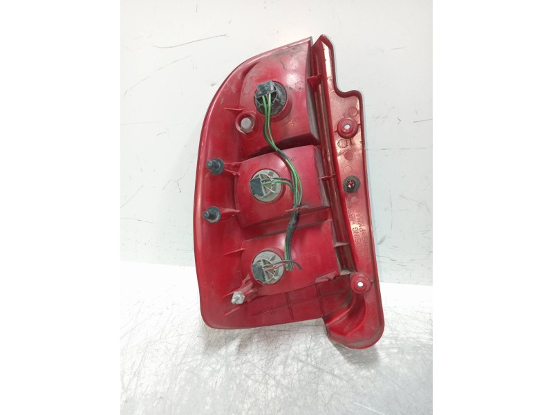 Recambio de piloto trasero derecho para mitsubishi space star (dg0) referencia OEM IAM    Recambio de piloto trasero derecho para mitsubishi space star (dg0) referencia OEM IAM