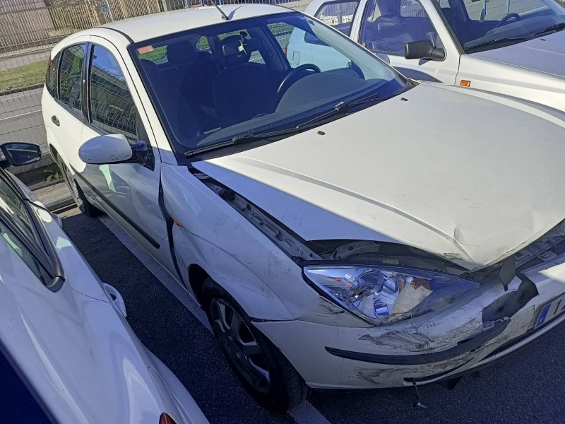 ford focus berlina (cak) del año 2004