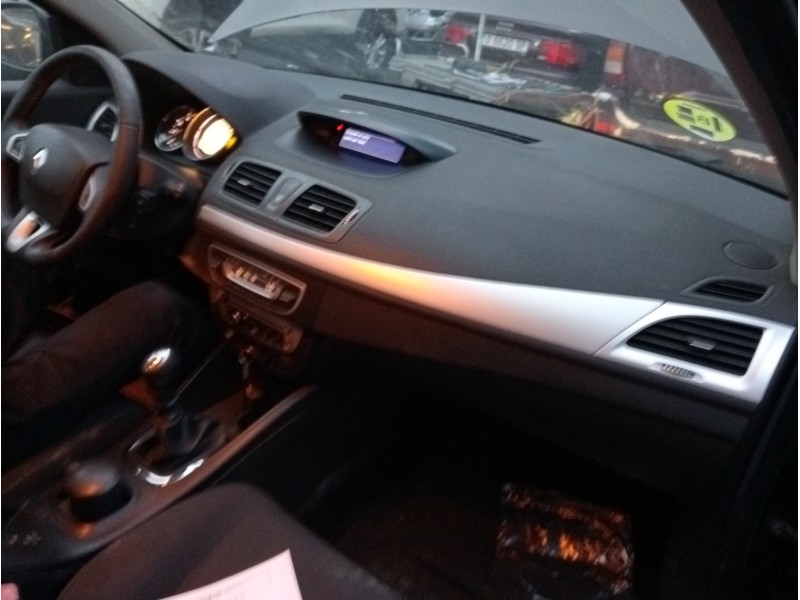 renault megane iii berlina 5 p del año 2013