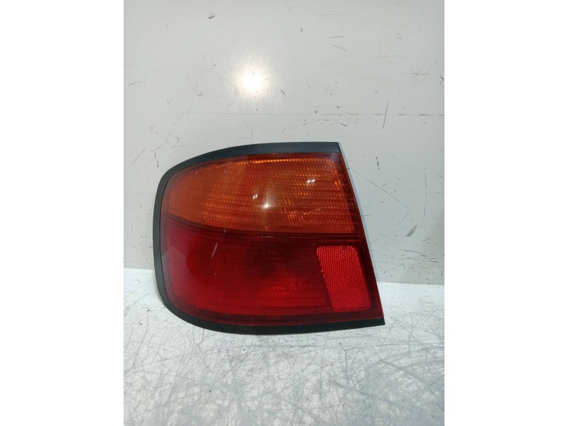 Recambio de piloto trasero izquierdo para nissan primera berlina (p11) 2.0 turbodiesel cat referencia OEM IAM   