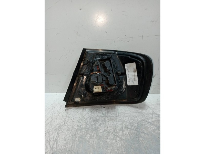 Recambio de piloto trasero izquierdo para nissan primera berlina (p11) 2.0 turbodiesel cat referencia OEM IAM   