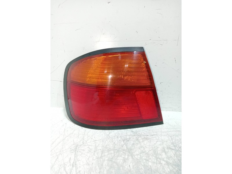 Recambio de piloto trasero izquierdo para nissan primera berlina (p11) básico referencia OEM IAM   