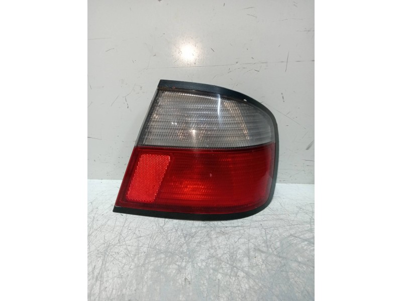 Recambio de piloto trasero derecho para nissan primera berlina (p11) 2.0 16v cat referencia OEM IAM   