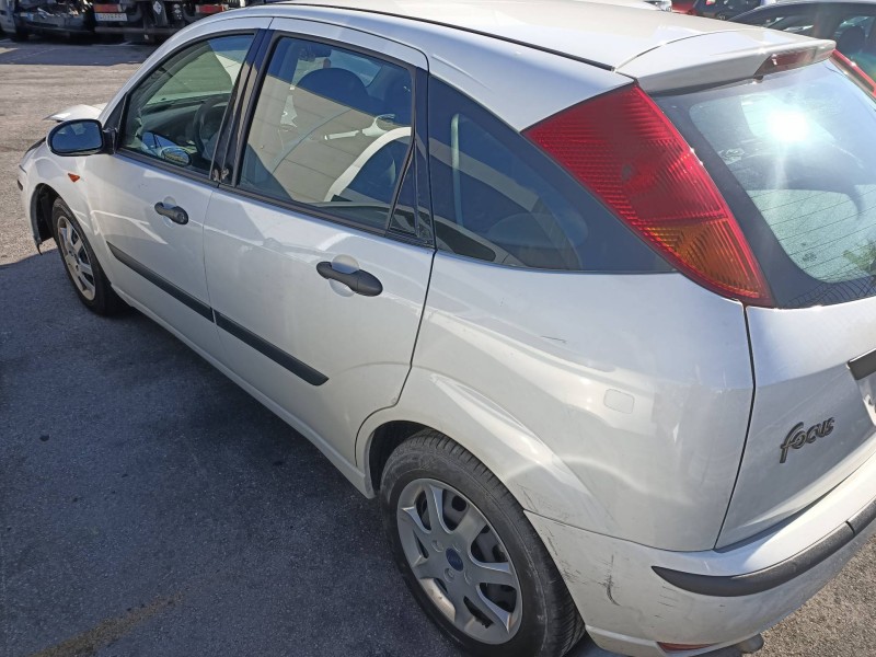 ford focus berlina (cak) del año 2004