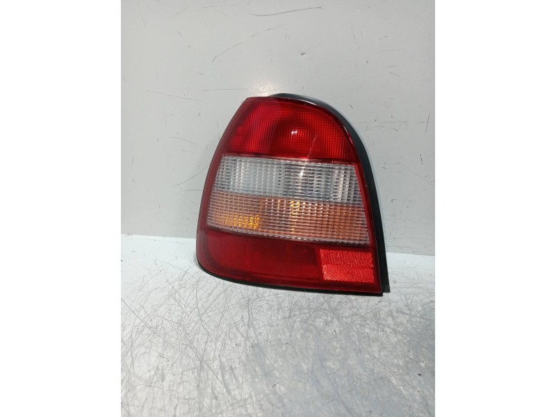 Recambio de piloto trasero izquierdo para nissan sunny berlina (n14) lx referencia OEM IAM   