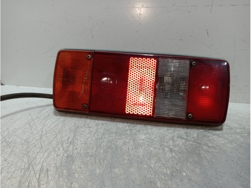 Recambio de piloto trasero izquierdo para nissan trade 100 3.0 turbodiesel referencia OEM IAM   