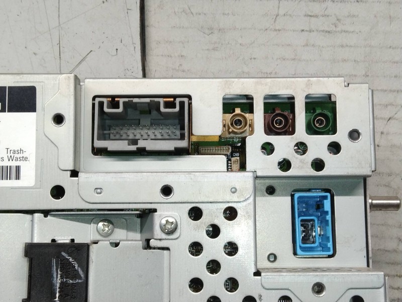 Recambio de pantalla multifuncion para land rover discovery v6 td s referencia OEM IAM 4622005404 YIE000244PVJ 