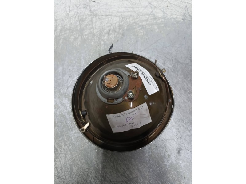 Recambio de faro derecho para mercedes n-1000 d referencia OEM IAM   