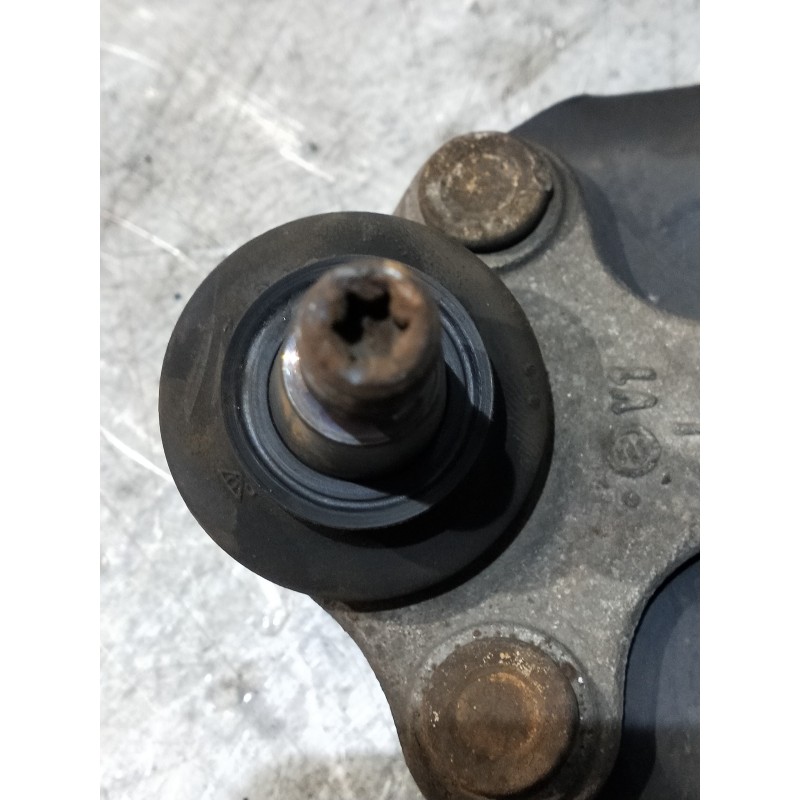 Recambio de brazo suspension inferior delantero izquierdo para volkswagen golf vi (5k1) advance referencia OEM IAM 1K0407165A 1K