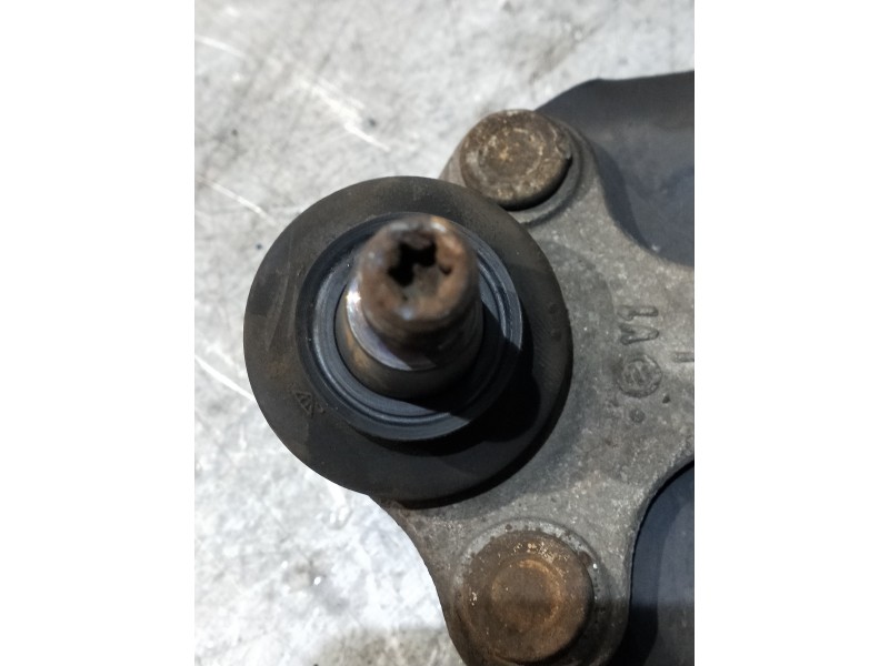 Recambio de brazo suspension inferior delantero izquierdo para volkswagen golf vi (5k1) advance referencia OEM IAM 1K0407165A 1K