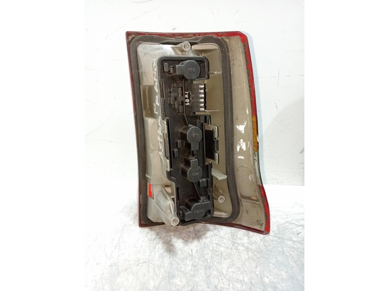 Recambio de piloto trasero izquierdo para opel astra f caravan referencia OEM IAM   