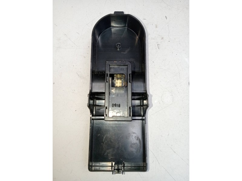 Recambio de mando elevalunas delantero derecho para opel zafira b 1.9 16v cdti cat (z 19 dth / lrd) referencia OEM IAM 13197132 