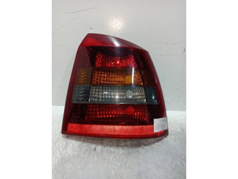 Recambio de piloto trasero derecho para opel astra g berlina club referencia OEM IAM 13117093  