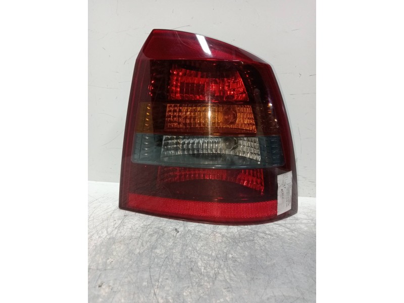 Recambio de piloto trasero derecho para opel astra g berlina club referencia OEM IAM 13117093  